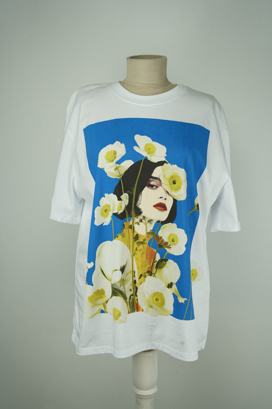 Çiçekli Kız Baskılı T-shirt